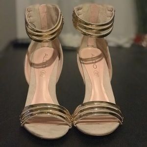 Ankle strap single sole dressy heeled shoes gold