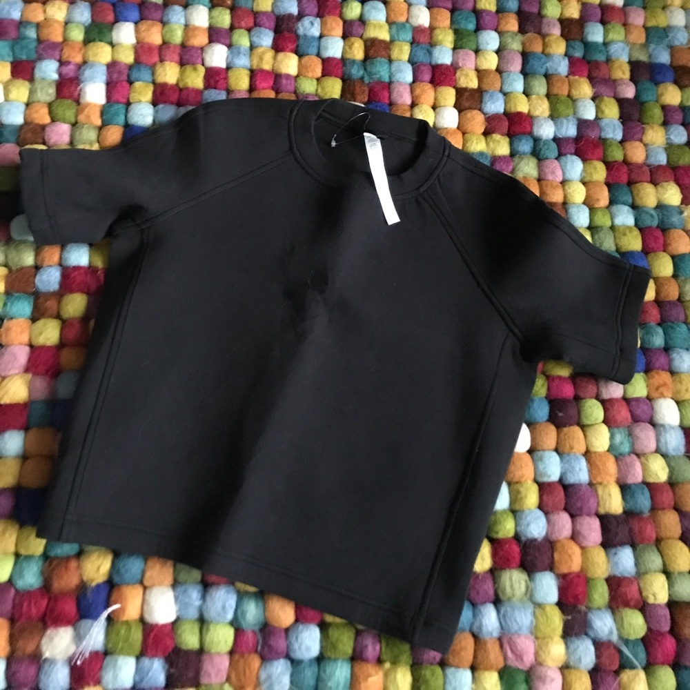Lululemon Size 4 Short Sleeve Sweatshirt