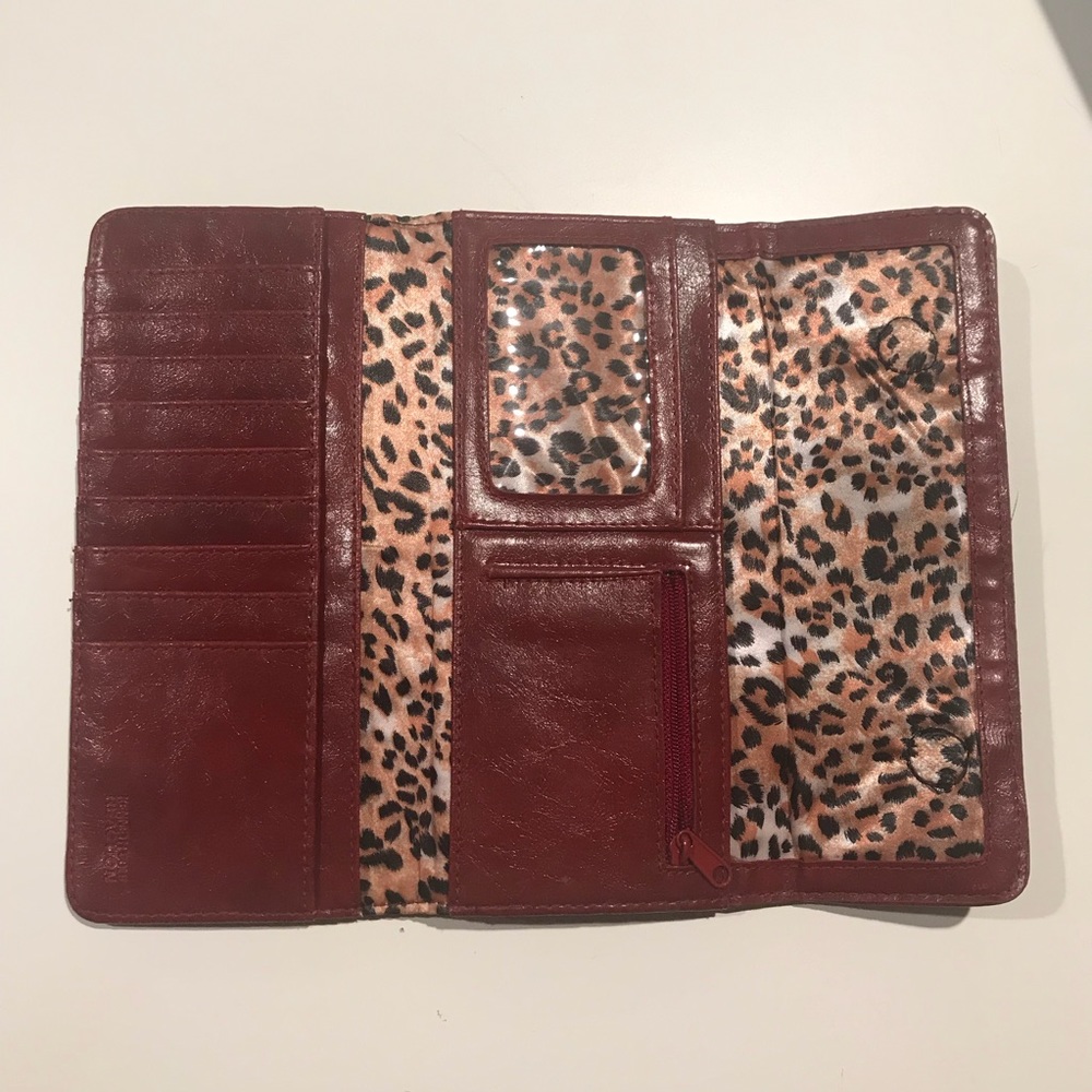 Kenneth Cole Reaction Red Wallet - Picture 4 of 5