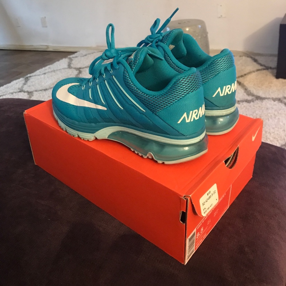Like New! Nike Women’s Air Max Excellerate 4