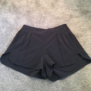 Lululemon pleated shorts