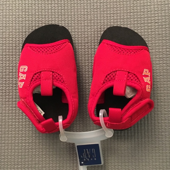 Baby GAP Red Sandals. NWT - Picture 4 of 8