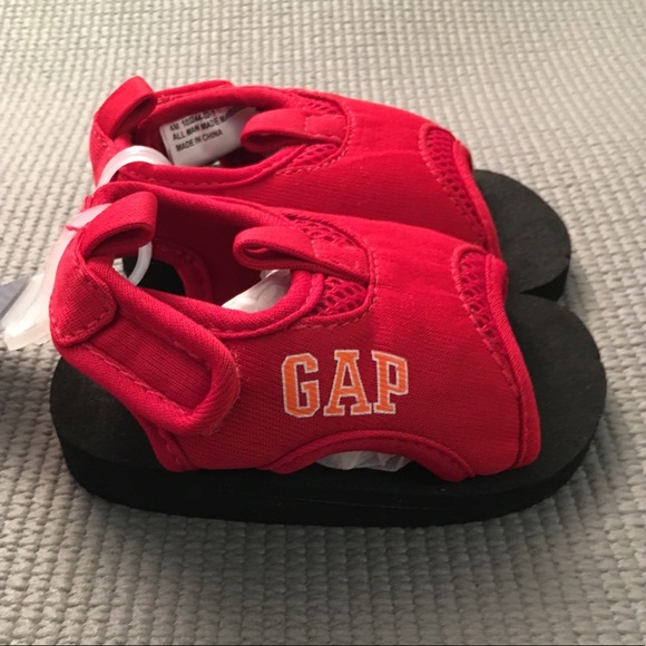 Baby GAP Red Sandals. NWT - Picture 5 of 8