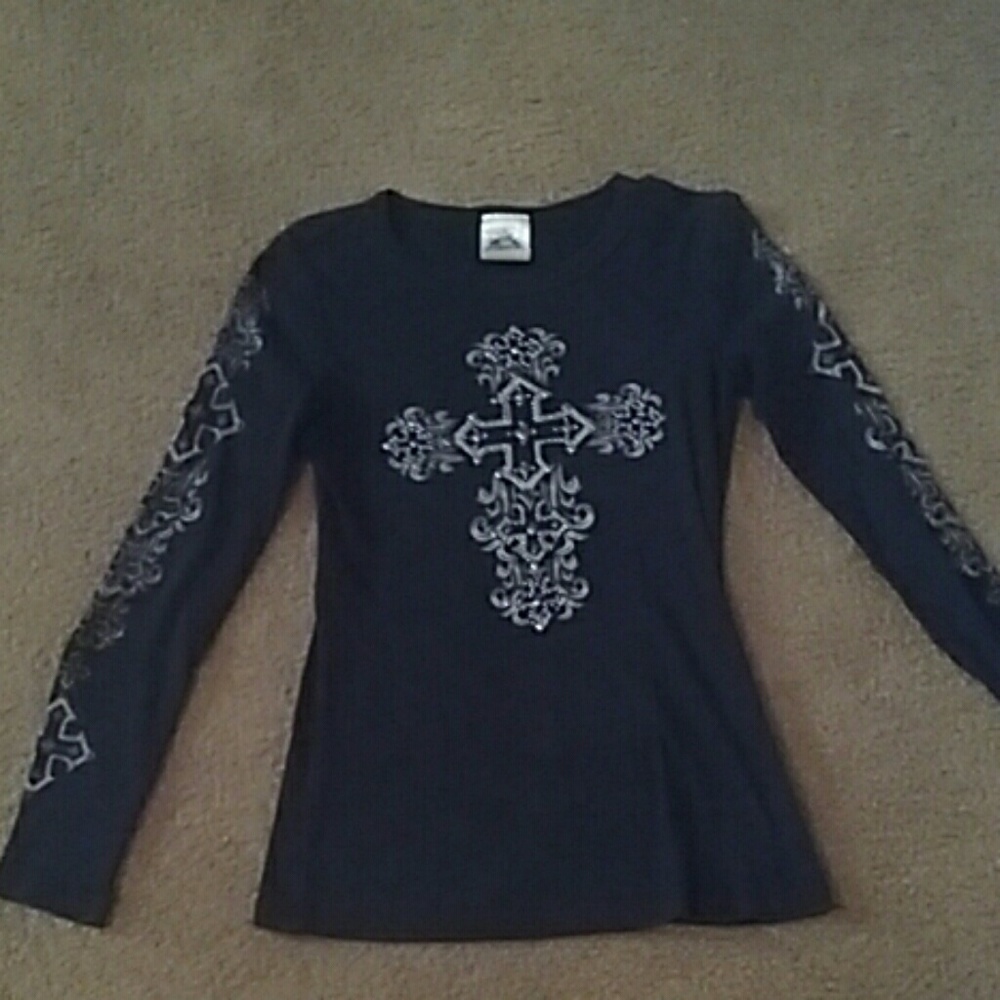 Black long sleeve tshirt