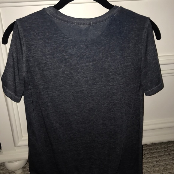 shoulder slit tee - Picture 2 of 3