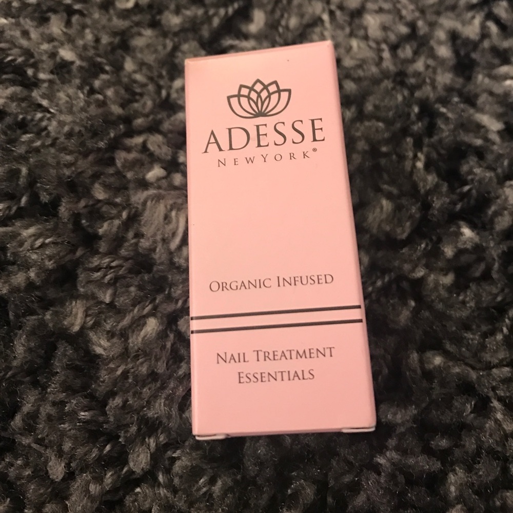 Adesse nail treatment