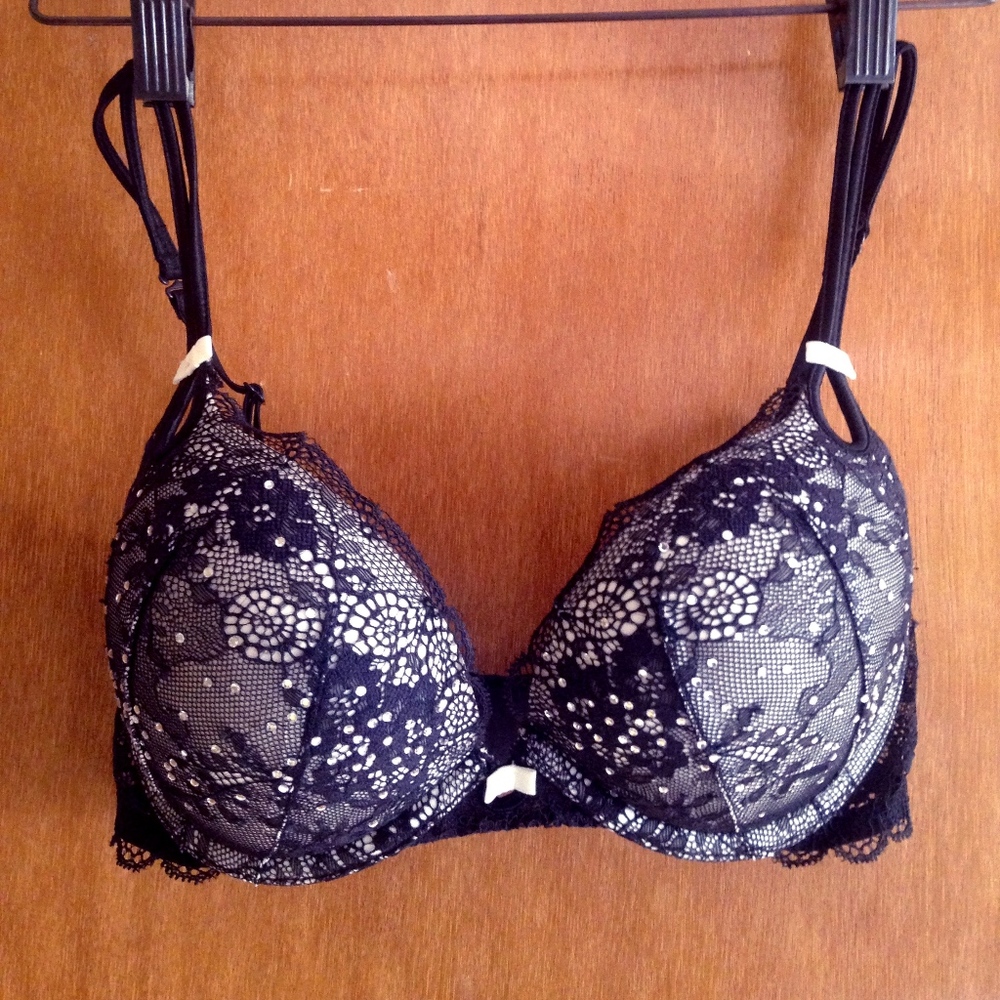 Victoria's Secret Bombshell Multi-way 32C bra