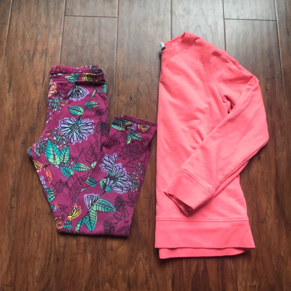 Old Navy lot. Cute leggings and tunic sweatshirt.