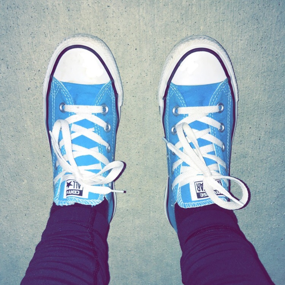 Blue converse in the size 6
