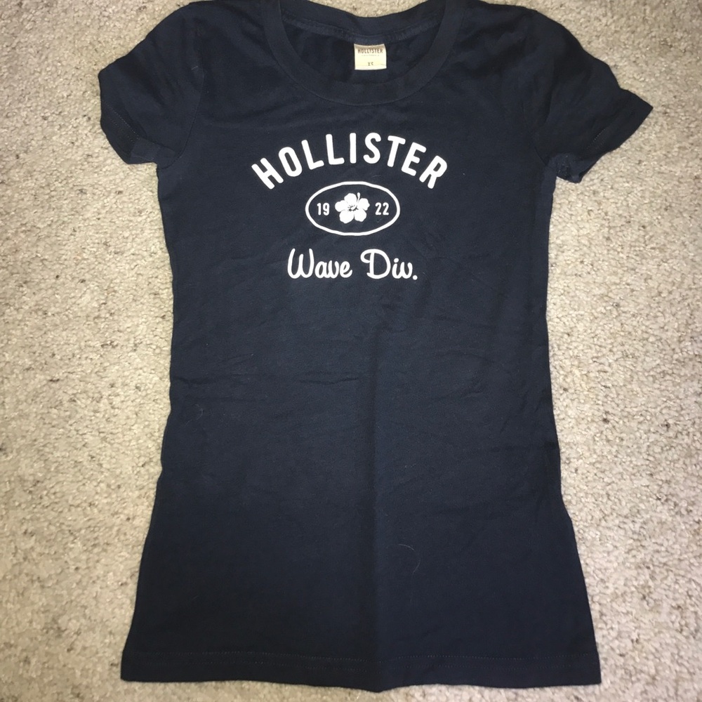 Hollister tee shirt.