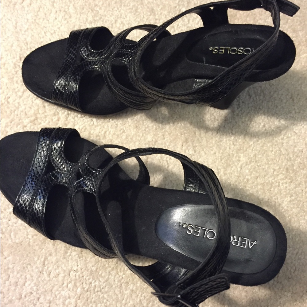 Black Aerosoles 2" heels. Size 9.5
