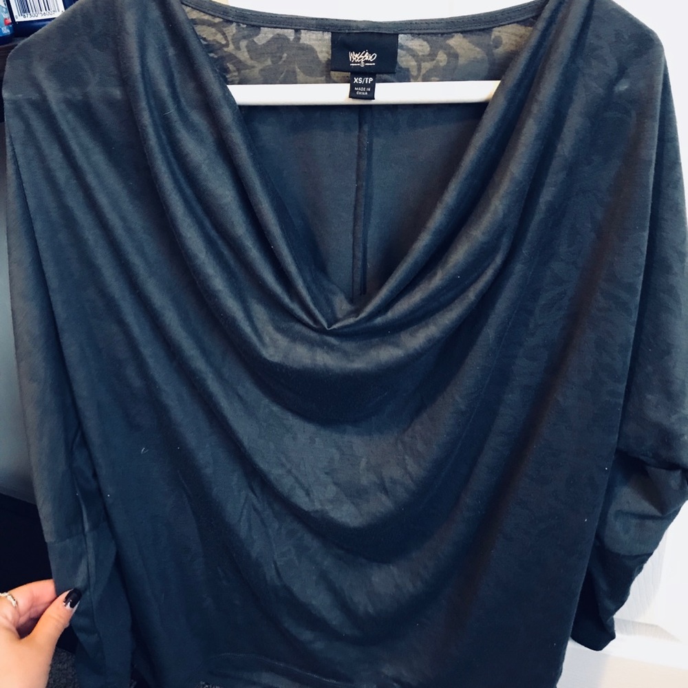 Cardigans, sweaters, flannels, & button ups S-L! - Picture 4 of 8