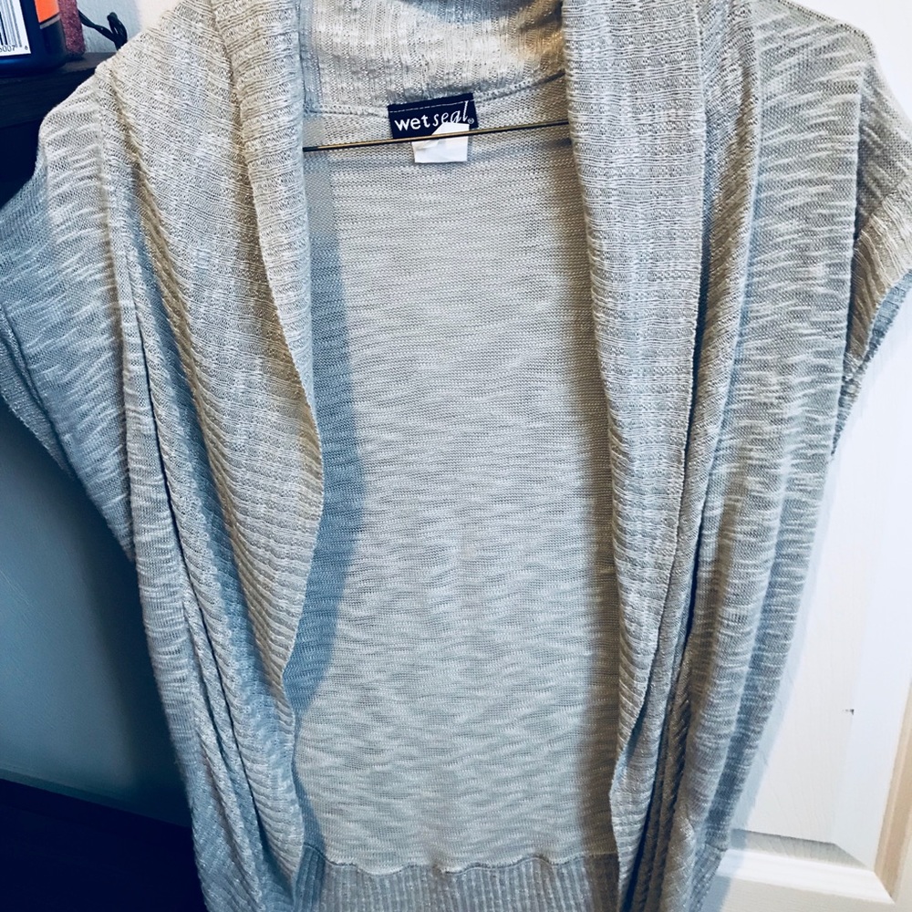 Cardigans, sweaters, flannels, & button ups S-L! - Picture 6 of 8