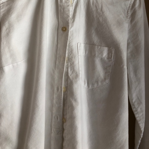 White GAP button down - Picture 2 of 4