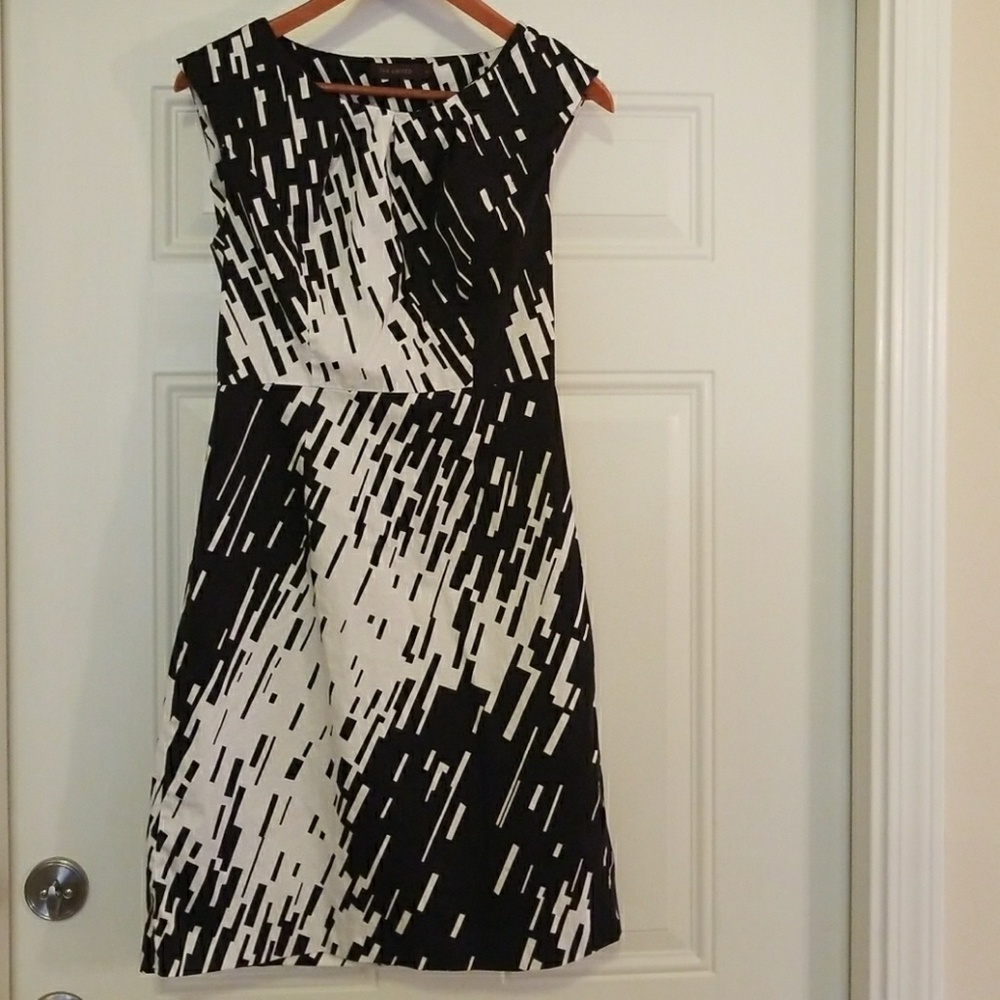 Black and White Sheath Dress - Size 6