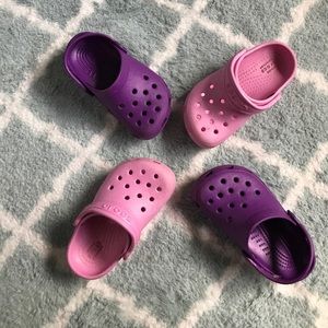 2 pairs of girls’ Crocs