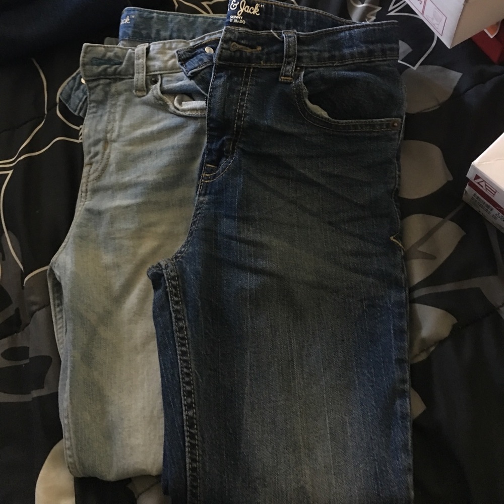 Bundle: 2 pair of jeans