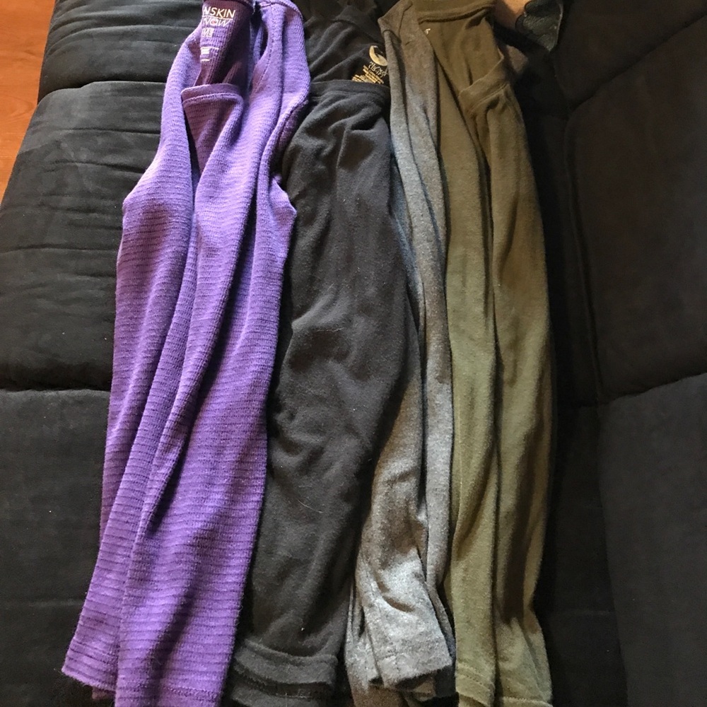 Long sleeve scoop neck