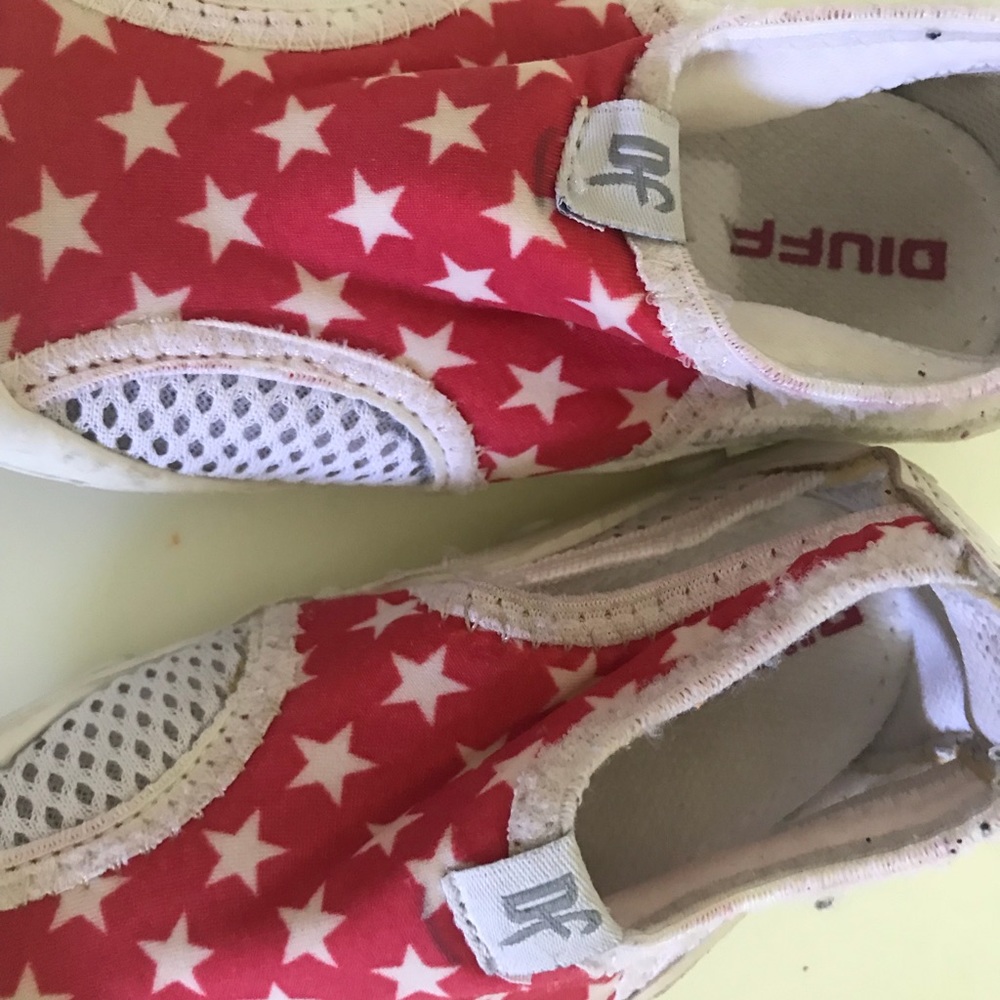 Argentine brand water shoes