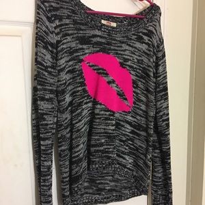 Lips sweater
