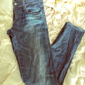Ag Jeans // Nikki // size 27 // stretch