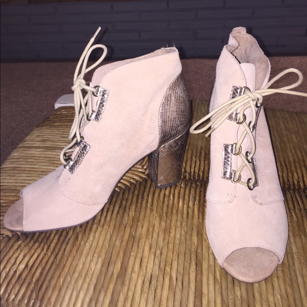 Seychelles Peep-toe Heels Suede and Metallic Sz 10