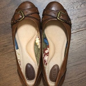 Brown leather Fossil flats with buckle