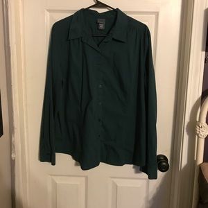 MOVING SALE 🎉 Green button up top
