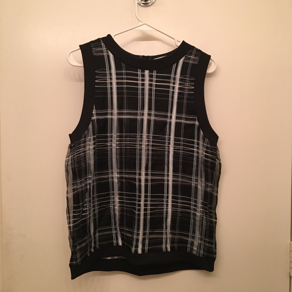 Elizabeth & James top