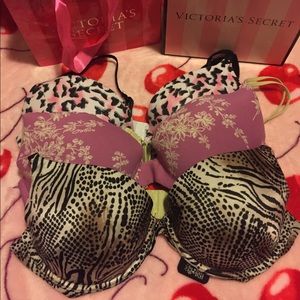 3 Victoria’s Secret bras