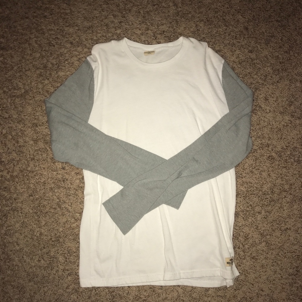 long sleeve white tee w/ gray sleeves