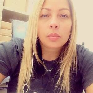 Meet your Posher, Debora