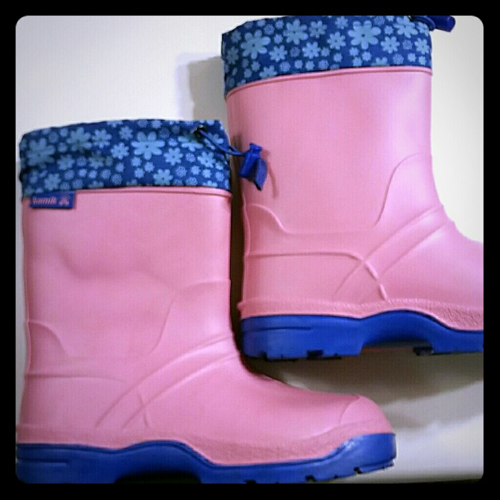 Kamik snowbuster boots size 5 - Worn Once!