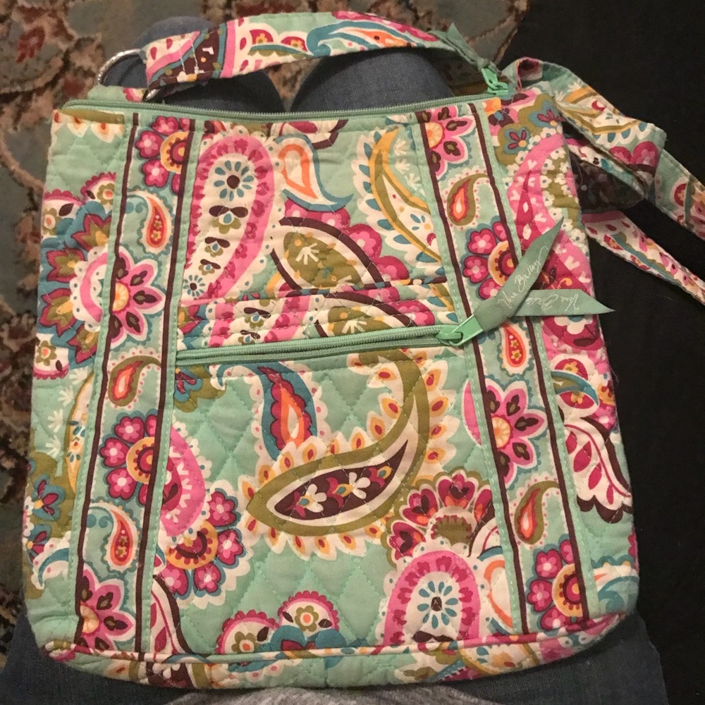 EXCELLENT CONDITION Vera Bradley crossbody bag!