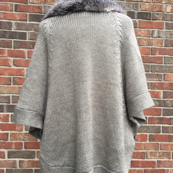 Alberto Makali faux fur acrylic/wool vest shaw - Picture 3 of 8