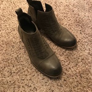 Billabong boots