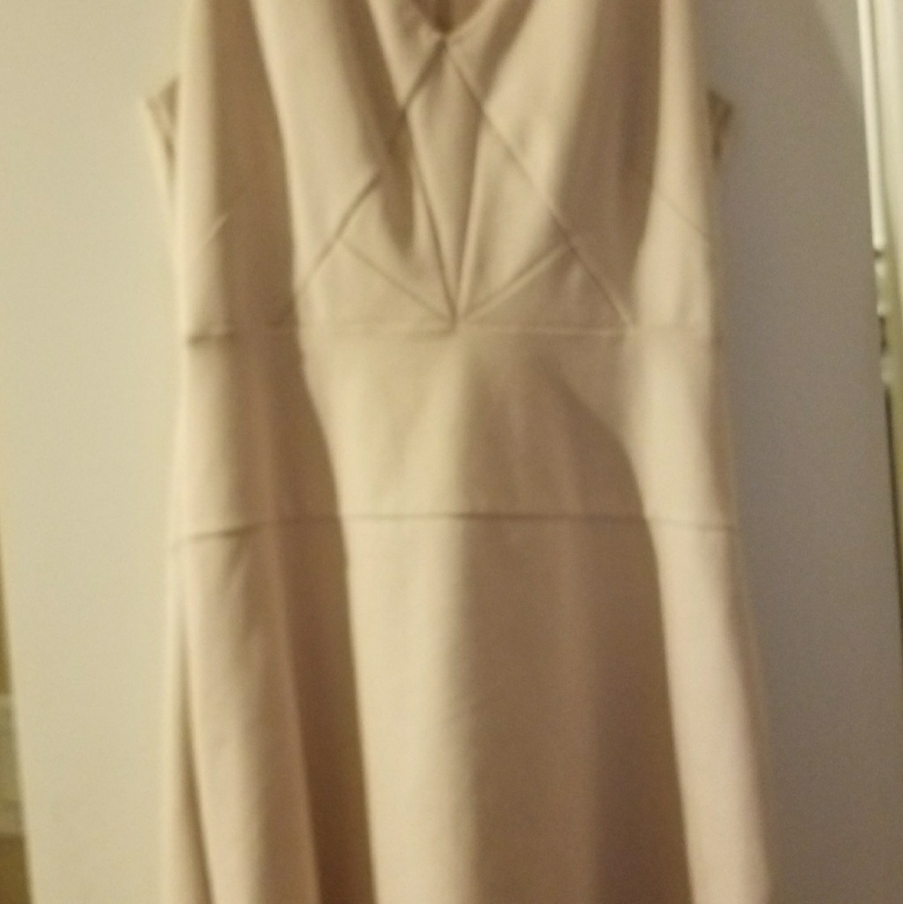 Dress - Picture 2 of 5