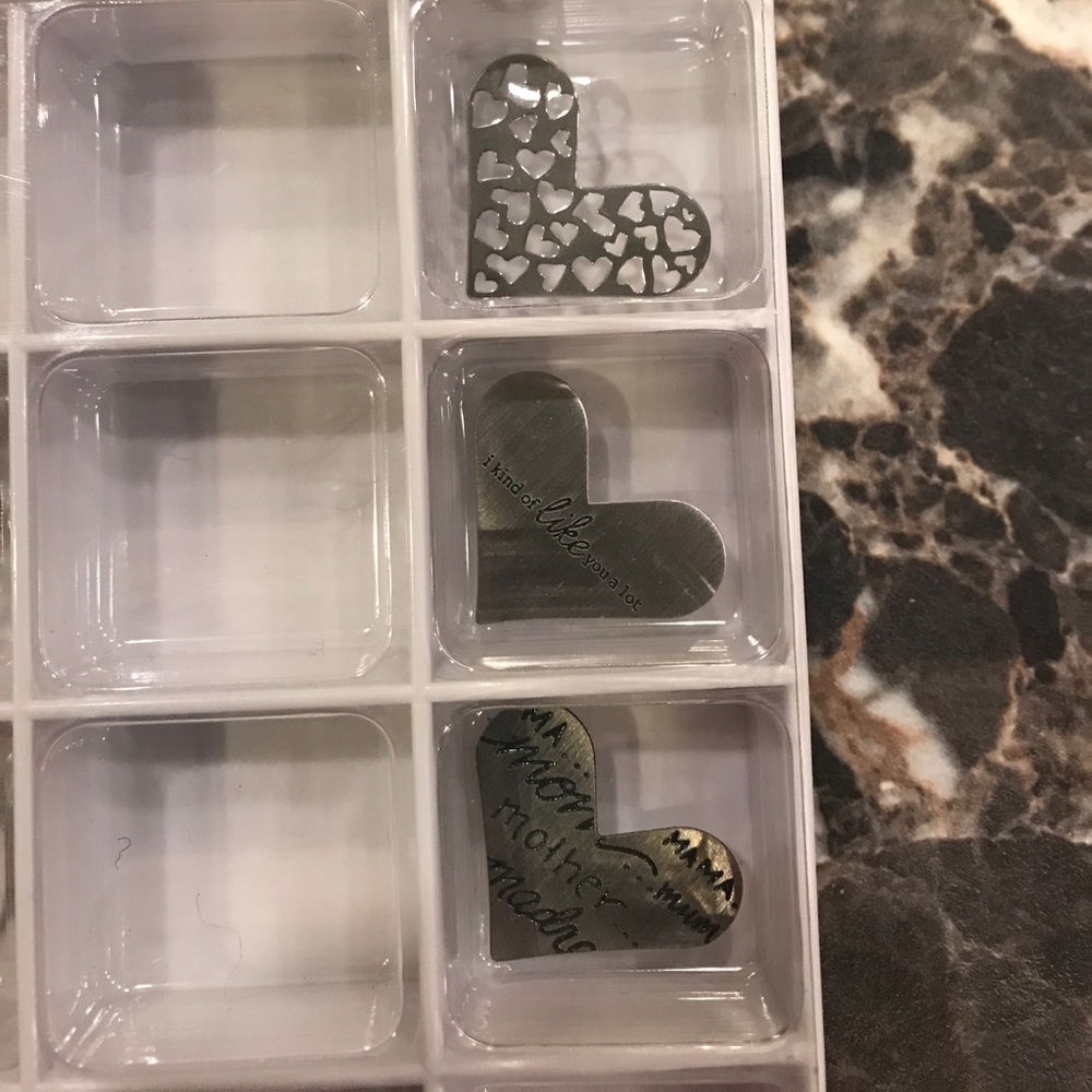 O2 heart shaped locket window frames