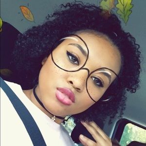 Meet your Posher, Symone