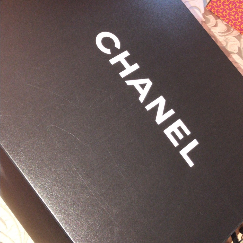 Large very rare patent leather Chanel tote