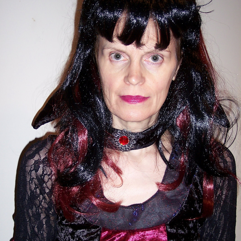 Gothic Vamptessa Halloween Costume, M/L #0210 - Picture 7 of 10
