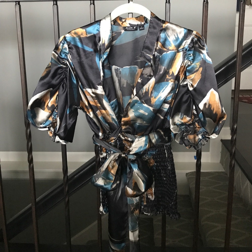 Blouse with tie around waist