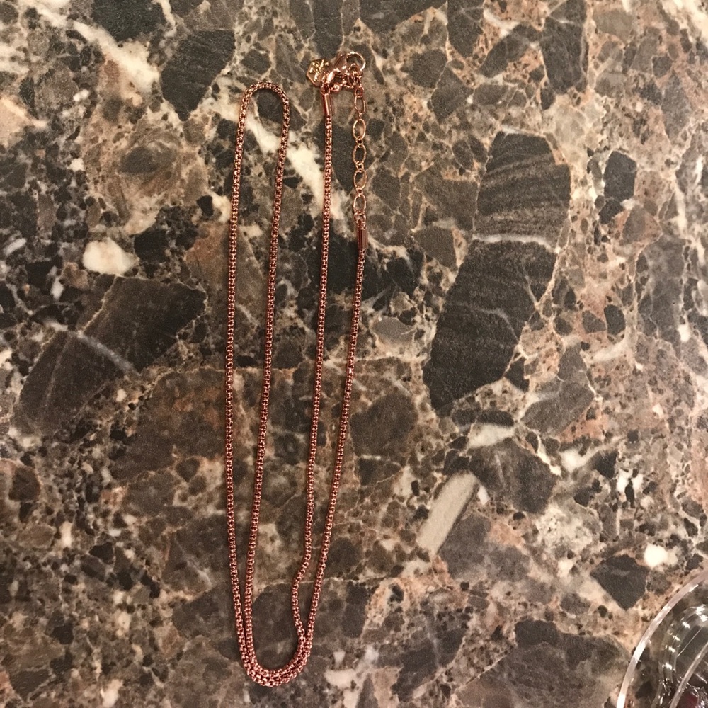 O2 rose gold chain