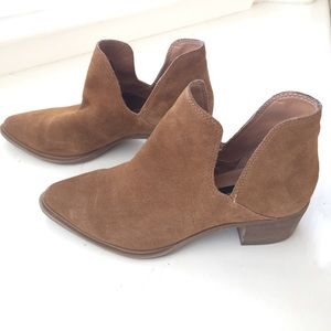 Suede Tan Steven Booties Dextir