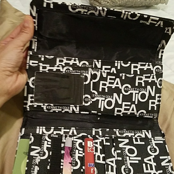 Kenneth Cole wallet - Picture 4 of 4