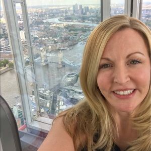 Meet your Posher, Connie