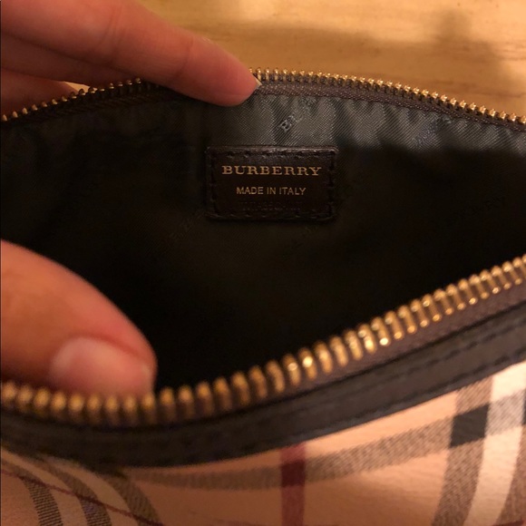 ✨ S O L D ✨Burberry Haymark Check Cross Body - Picture 3 of 7