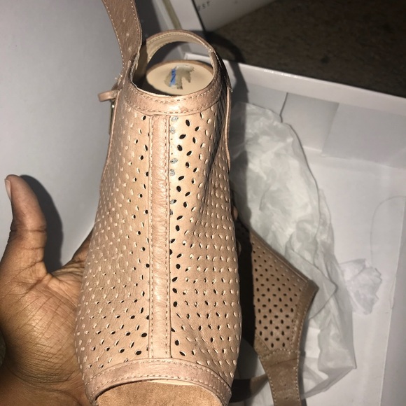 Nine West Taupe Heels - Picture 2 of 2