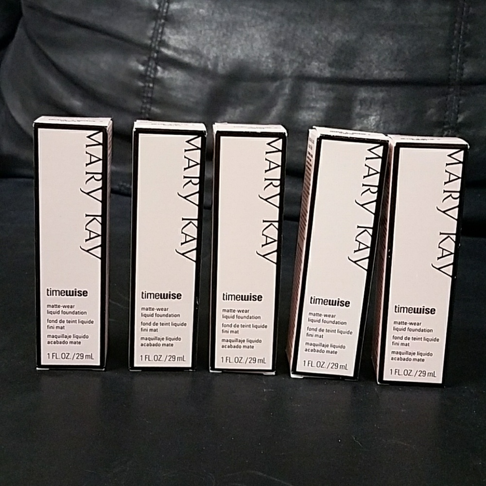 Mary Kay TimeWise Matte Wear liquid foundation