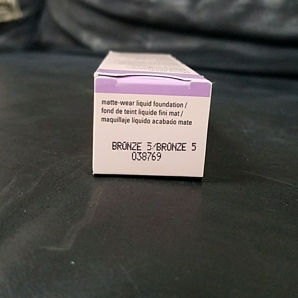 Mary Kay TimeWise Matte Wear liquid foundation - Picture 2 of 6